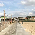2 Bedroom Beautiful In 別荘 *