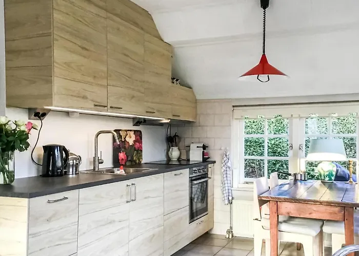 2 Bedroom Beautiful In Сasa de vacaciones *