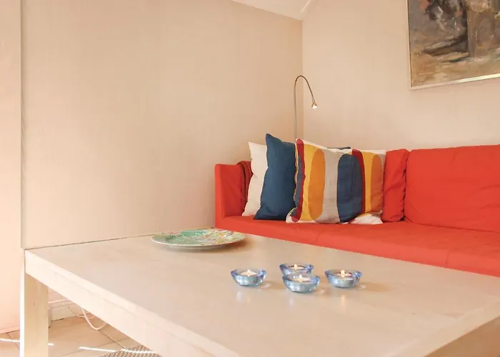 2 Bedroom Beautiful In Сasa de vacaciones *