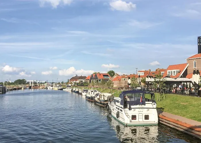 Сasa de vacaciones 2 Bedroom Beautiful In *