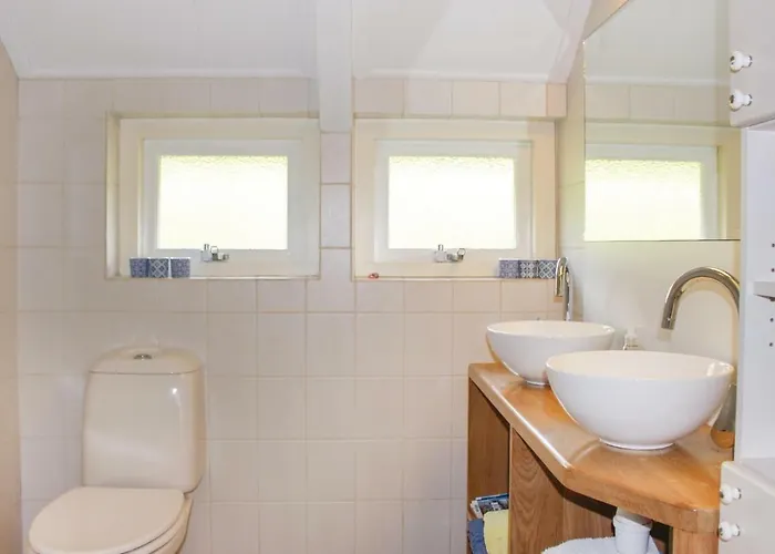 Сasa de vacaciones 2 Bedroom Beautiful In